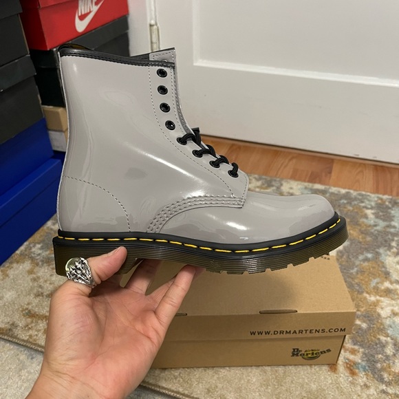 NIB Women’s Size 7 (Euro Size 38) Dr. Martens 1460W 8-eye Combat Boots Zinc Grey - Picture 9 of 15